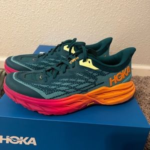 Hoka Speedgoat 5 size 8.5